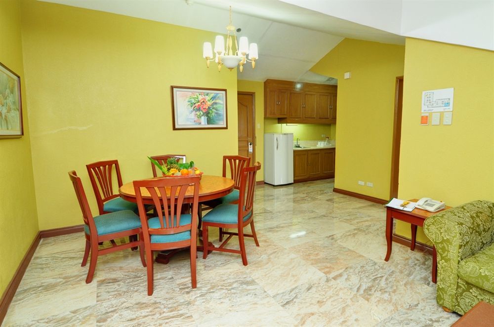 Sunrise Holiday Mansion Tagaytay City Exteriör bild