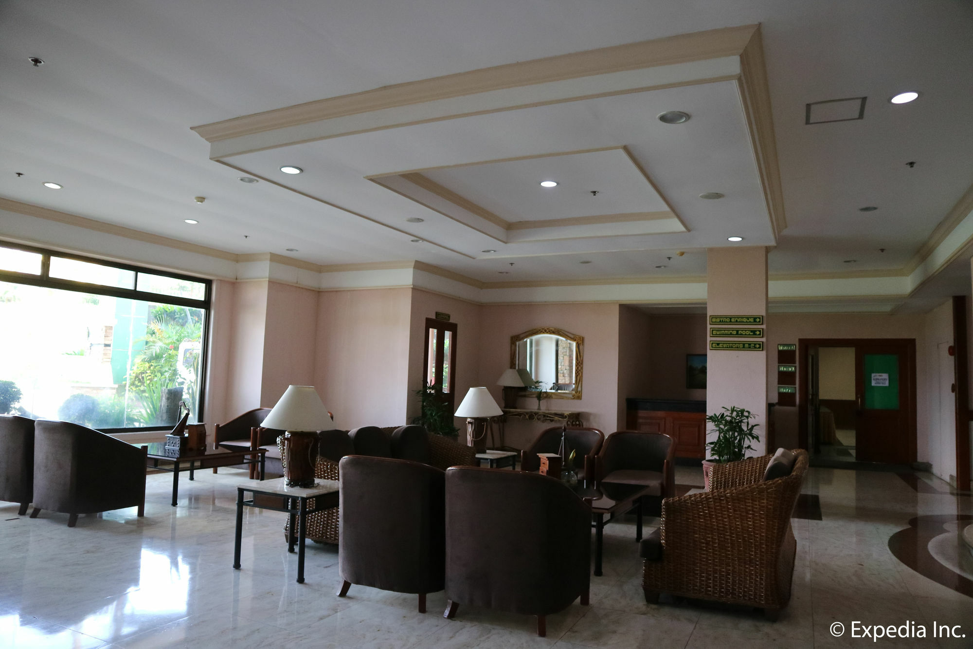 Sunrise Holiday Mansion Tagaytay City Exteriör bild
