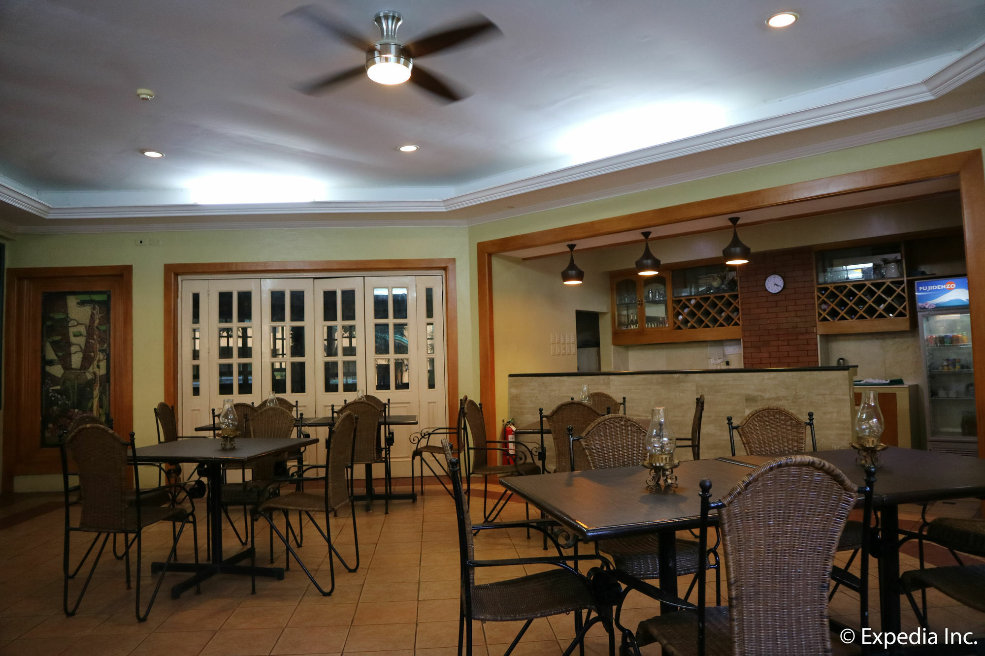 Sunrise Holiday Mansion Tagaytay City Exteriör bild