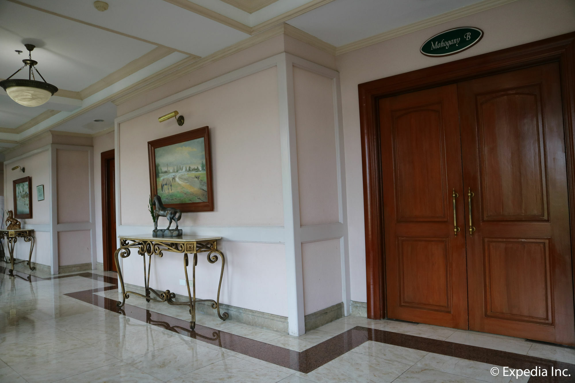 Sunrise Holiday Mansion Tagaytay City Exteriör bild