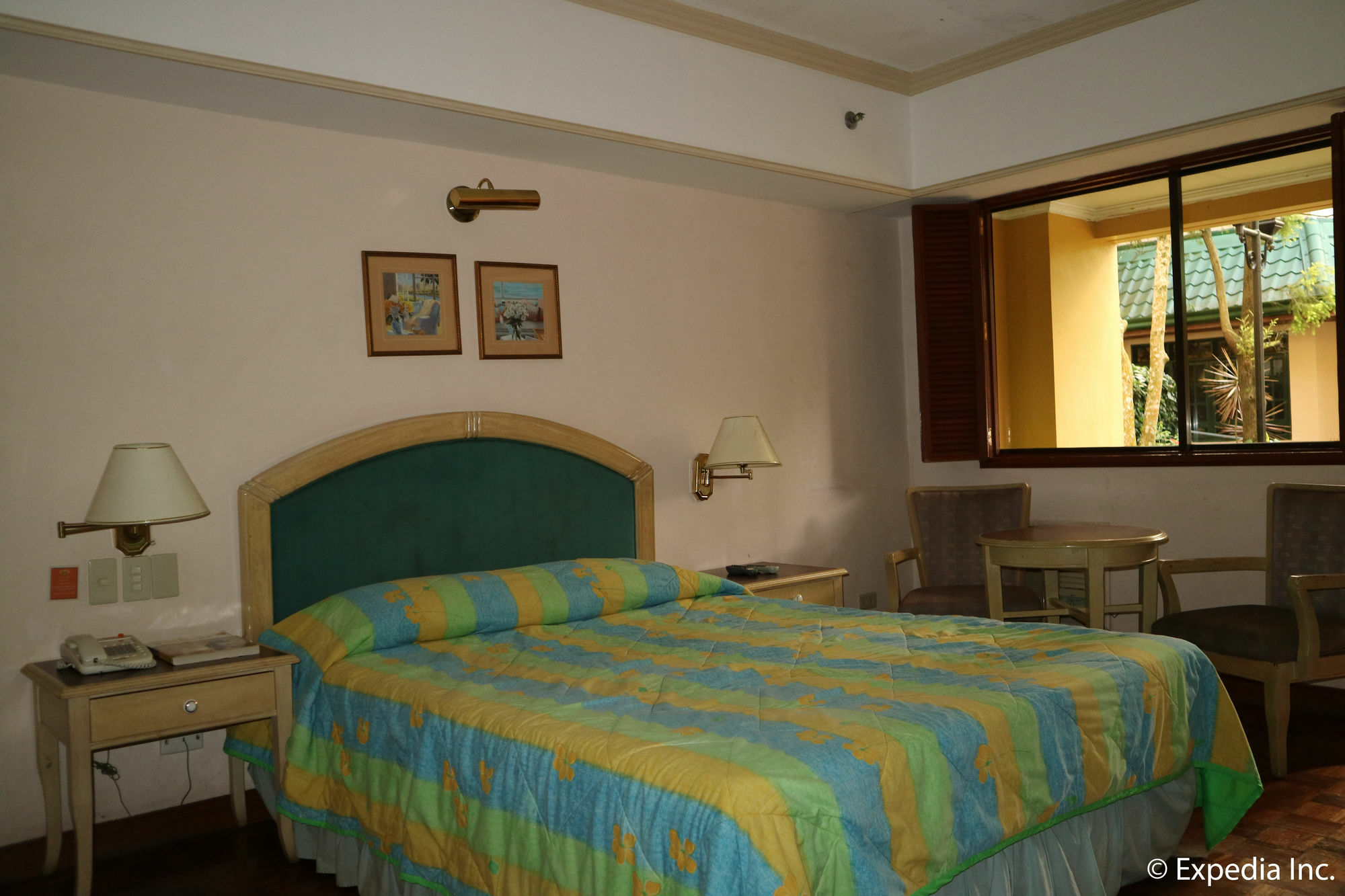 Sunrise Holiday Mansion Tagaytay City Exteriör bild