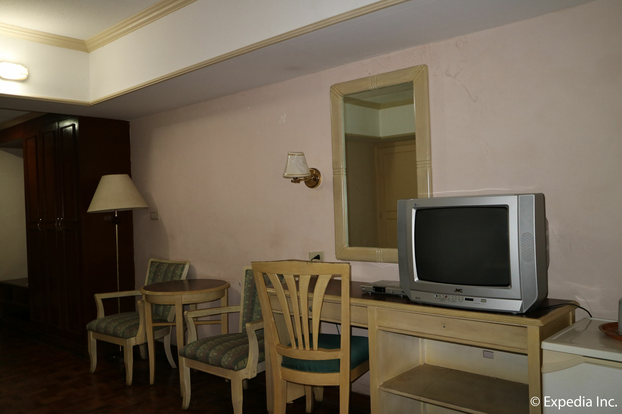 Sunrise Holiday Mansion Tagaytay City Exteriör bild