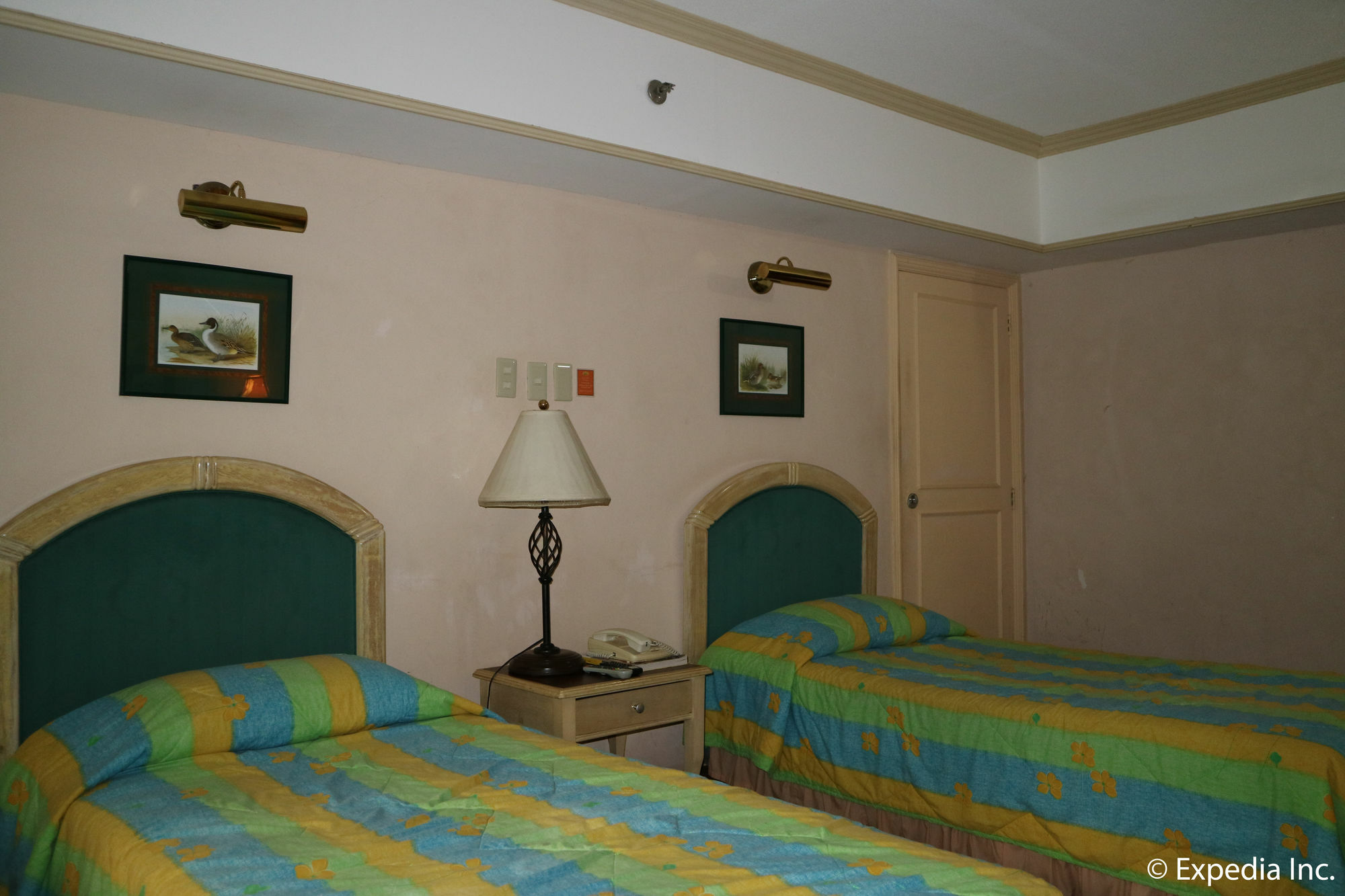 Sunrise Holiday Mansion Tagaytay City Exteriör bild